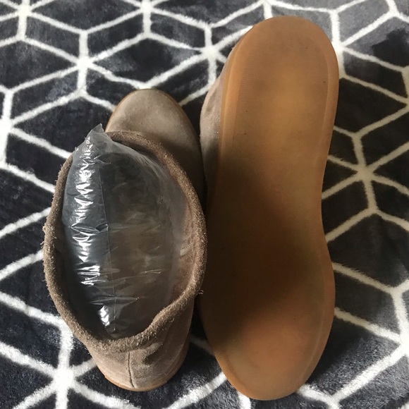 Common Projects Wedge Ankle Boots - Picture 6 of 11